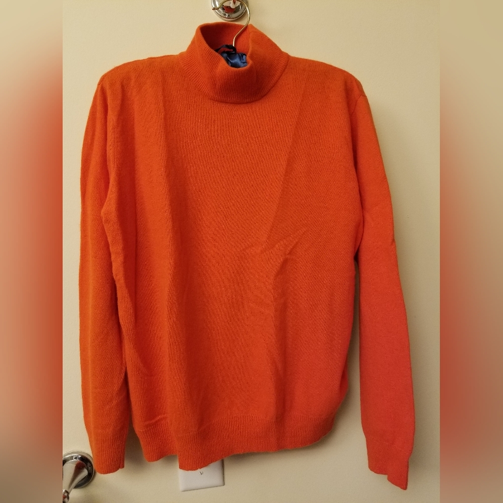 Women wool sweater. Large. Orange wool.